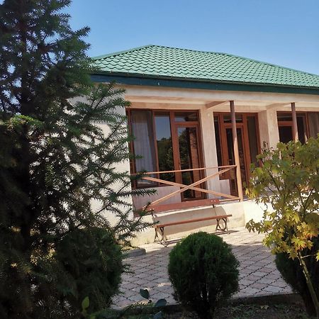 Villa Platinum Цкалтубо Екстериор снимка