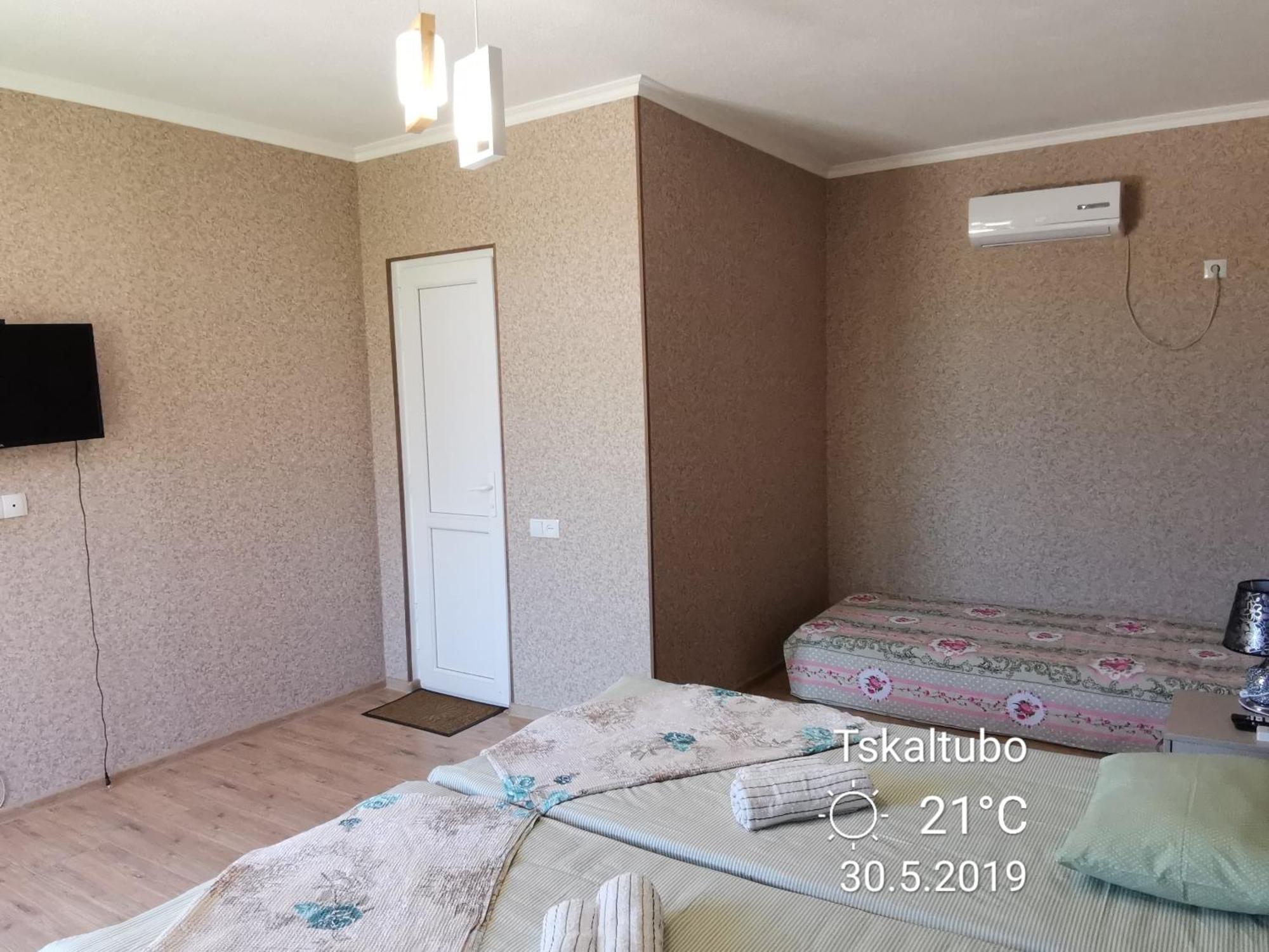 Villa Platinum Цкалтубо Екстериор снимка