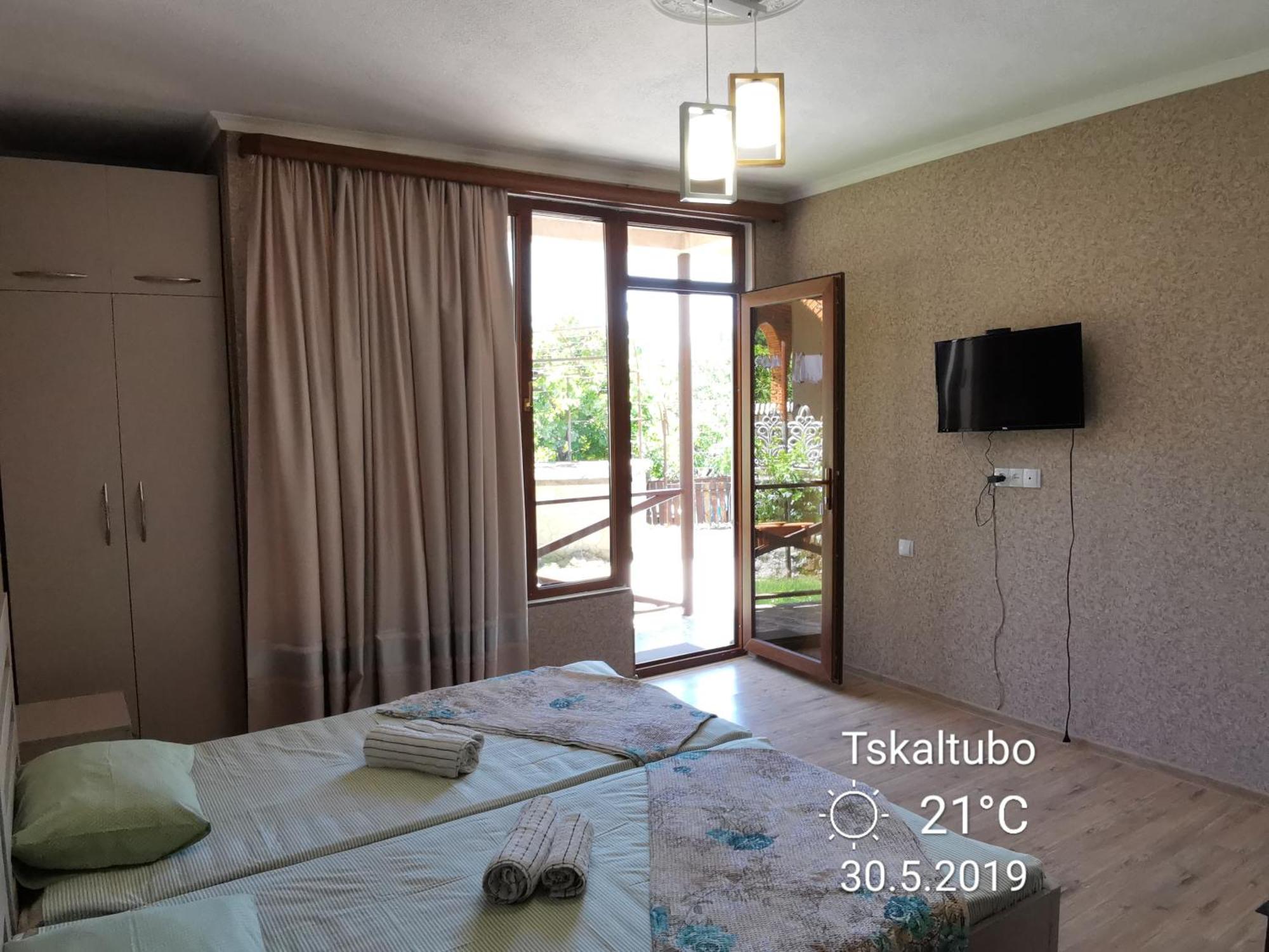 Villa Platinum Цкалтубо Екстериор снимка