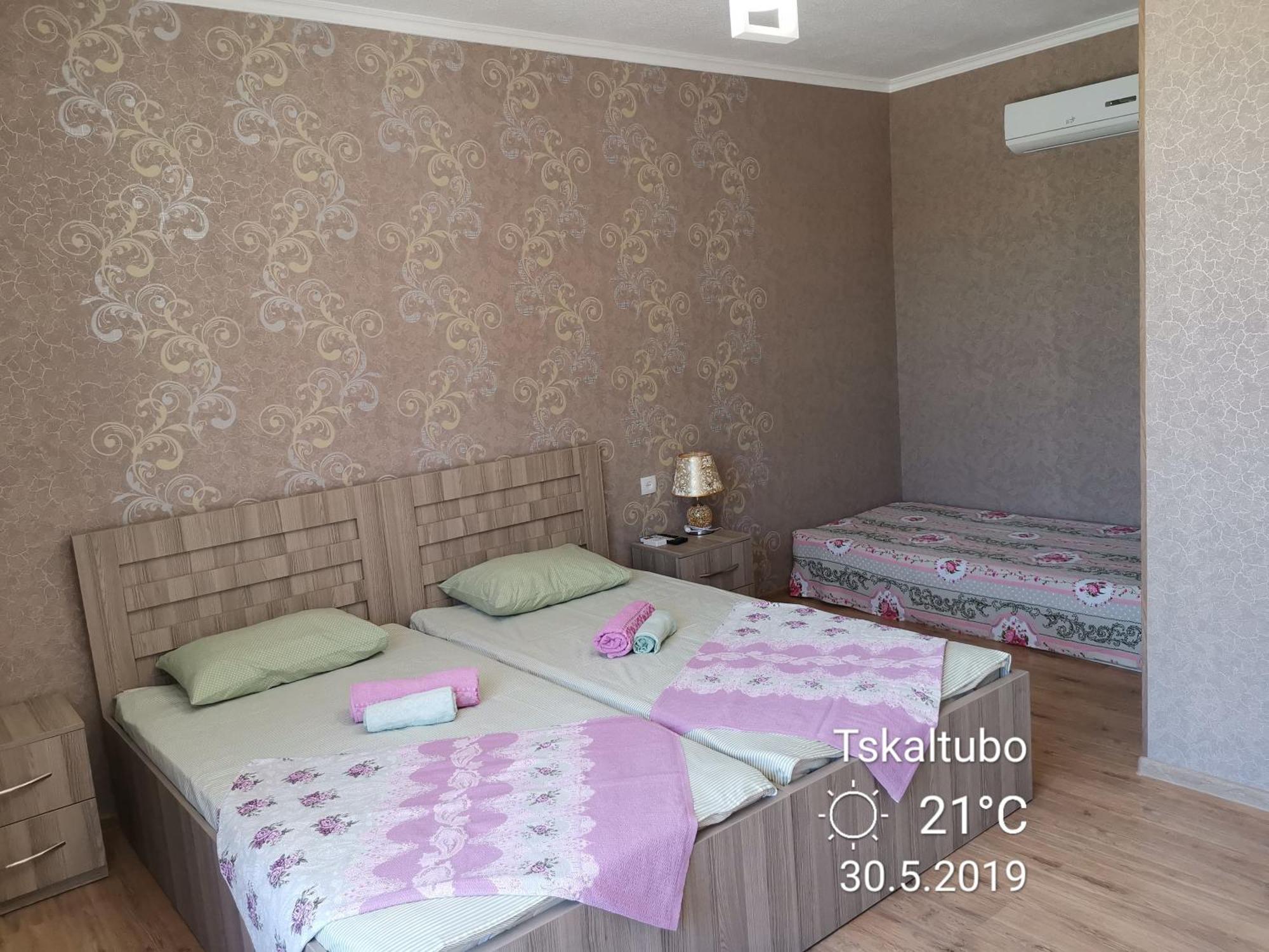 Villa Platinum Цкалтубо Екстериор снимка